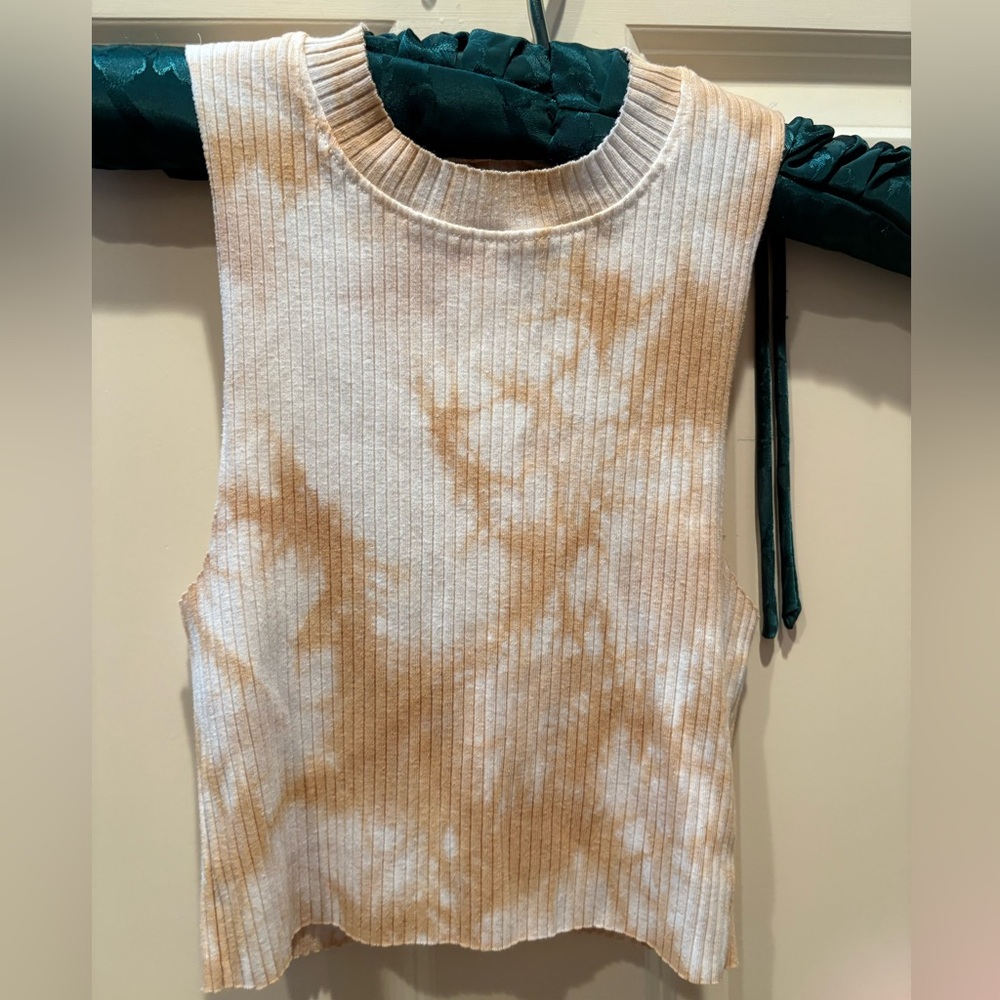 Aerie Tan and Cream Tie-Dye Crop Top